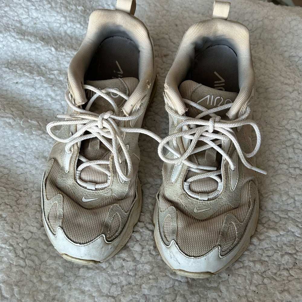 Nike Air Max 200 women’s size 9.5!